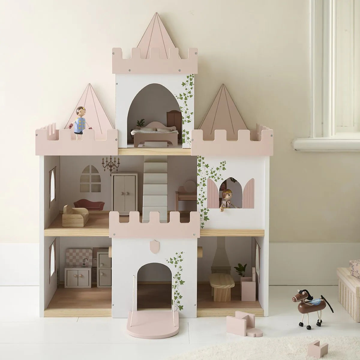 WOODEN DOLLS HOUSE CASTLE