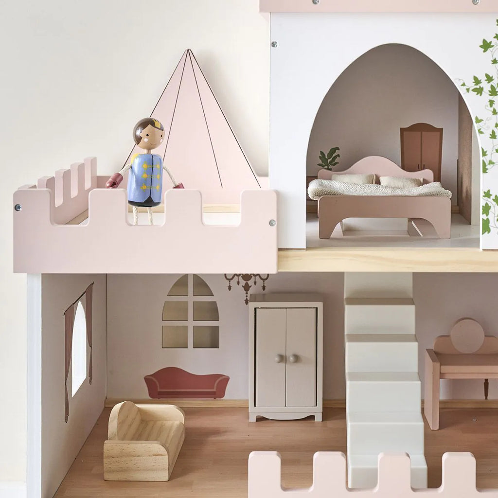 WOODEN DOLLS HOUSE CASTLE