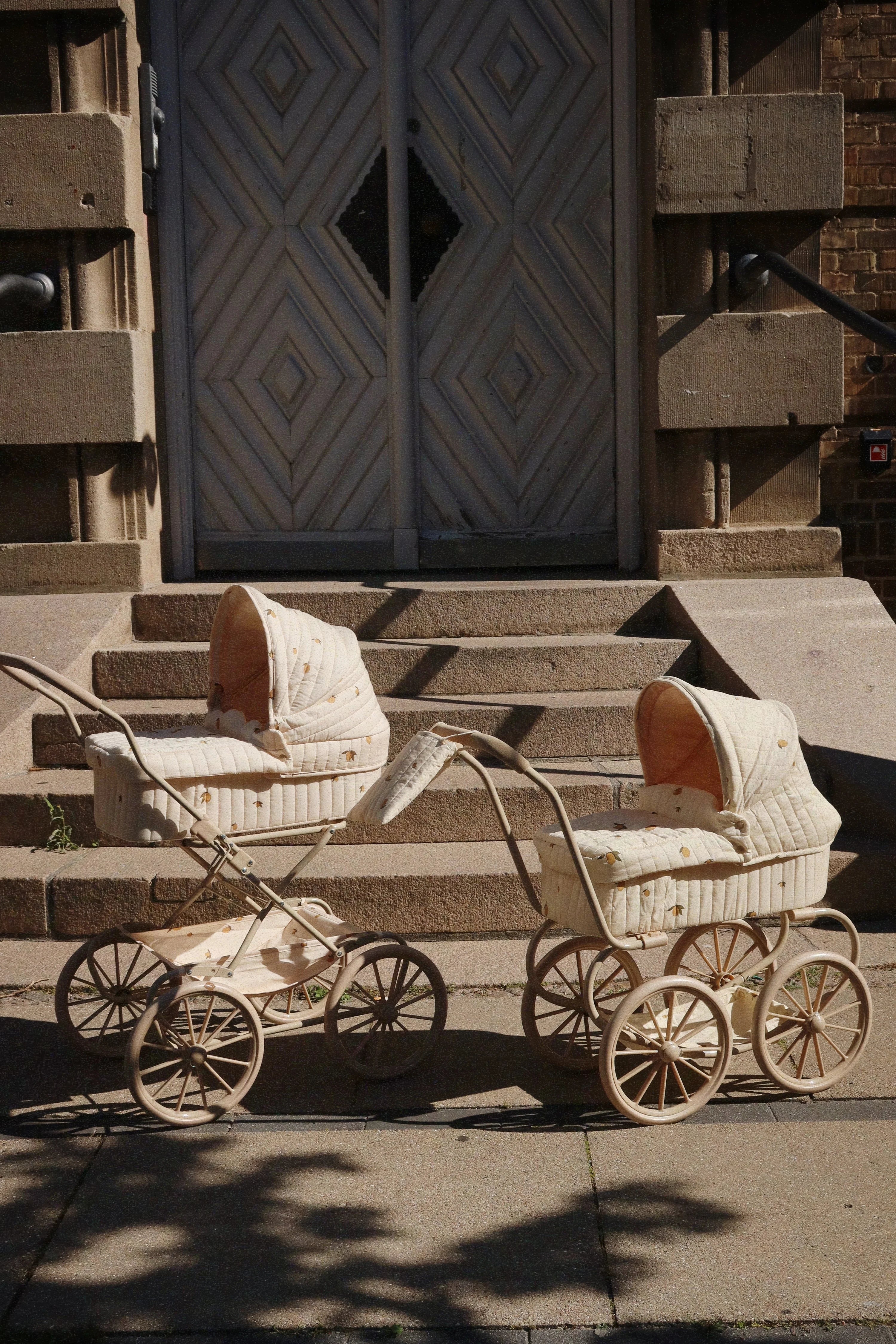 MINNIE DOLL PRAM LEMON