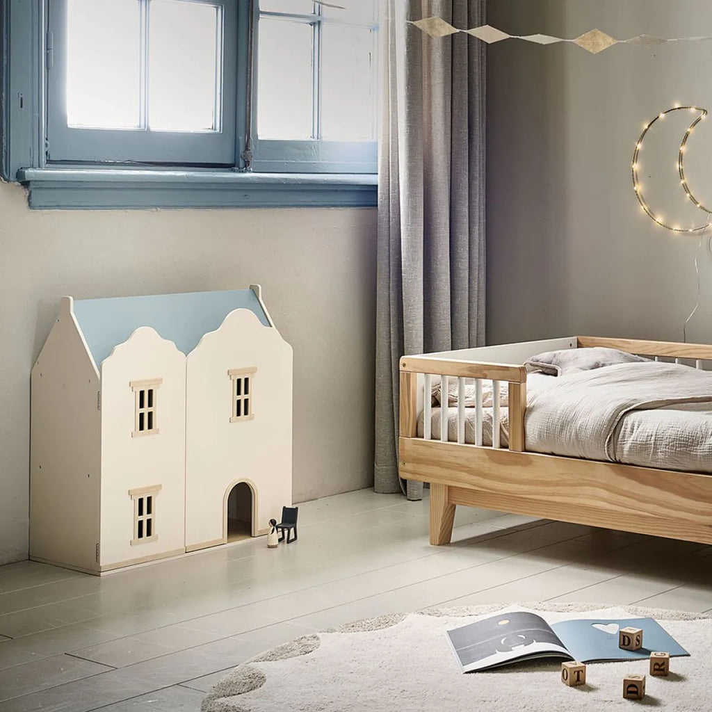 WOODEN DOLL HOUSE ANNIE