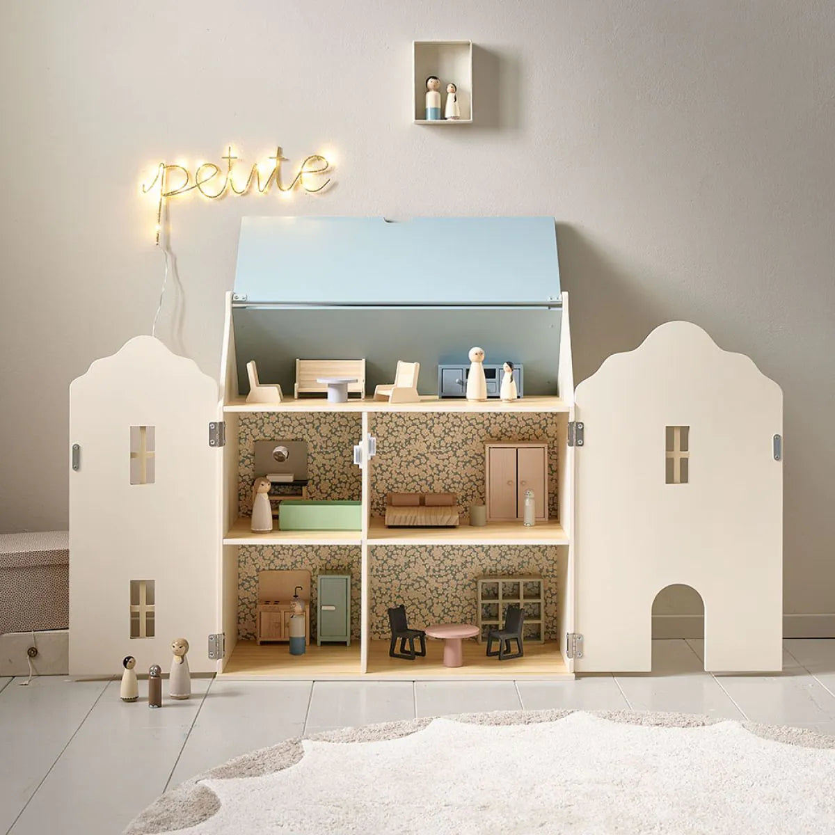 WOODEN DOLL HOUSE ANNIE
